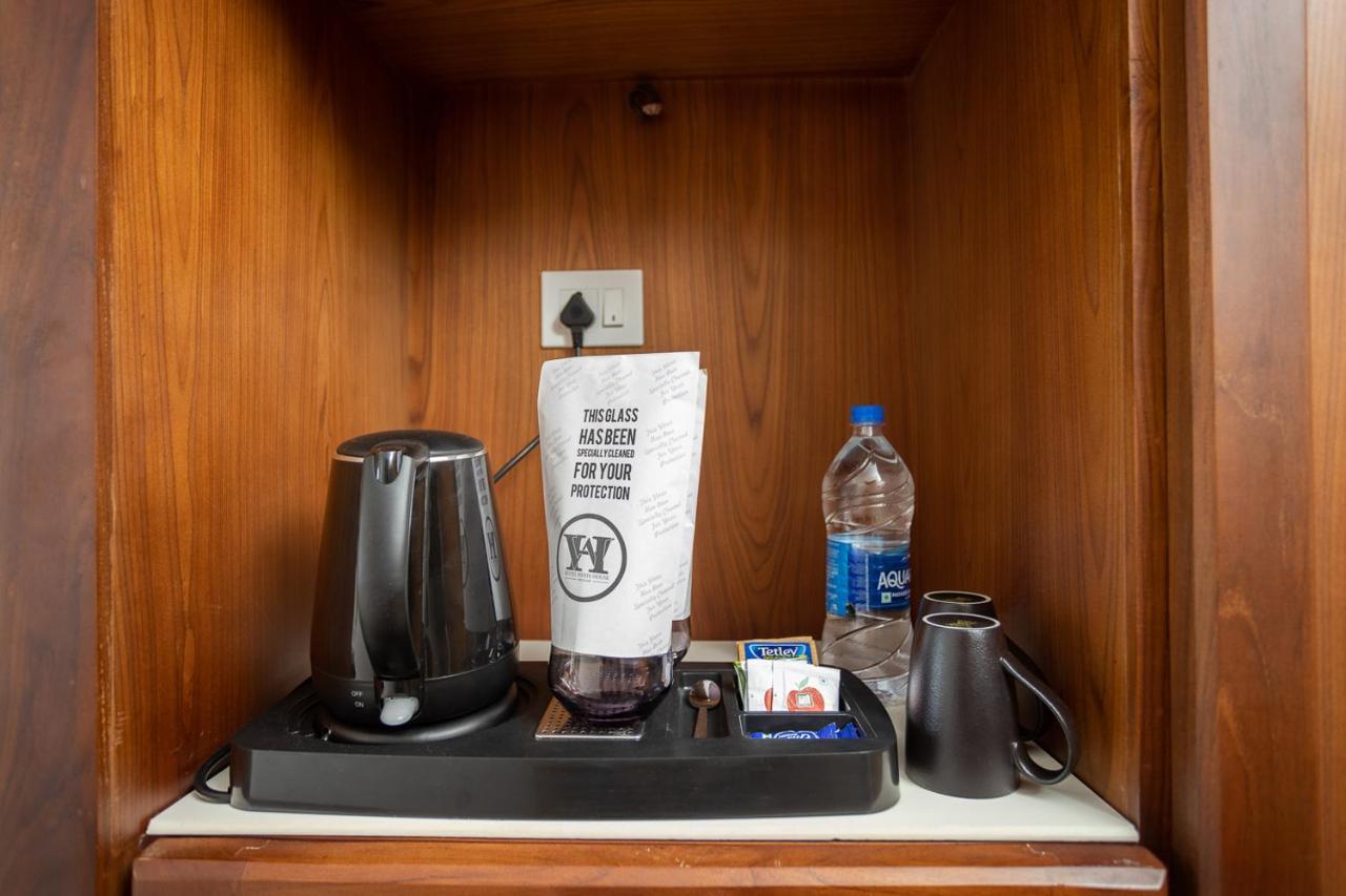 Hotel White House, ムンナール エクステリア 写真